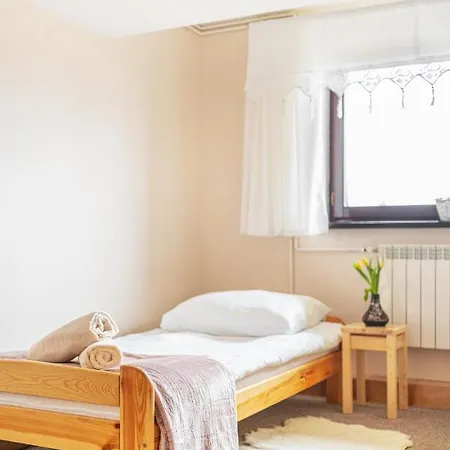 Dom Na Turystycznej Pyzowka